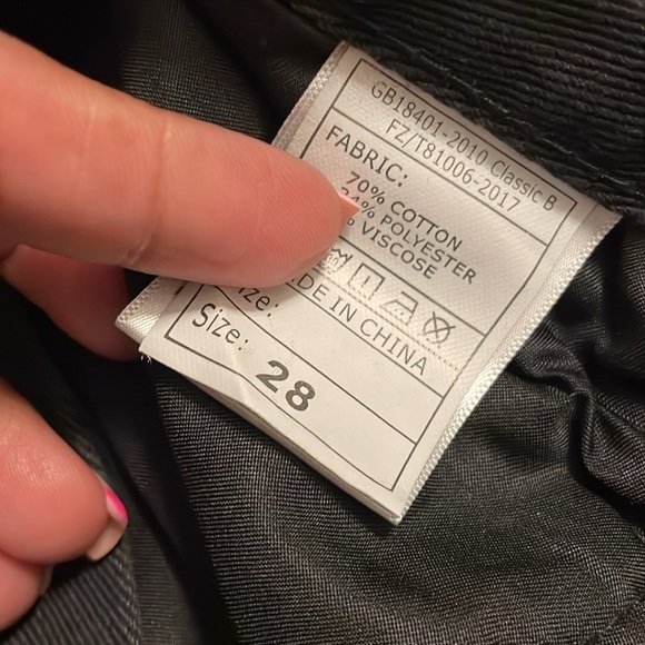 Black men distressed Jeans - Picture 7 of 9